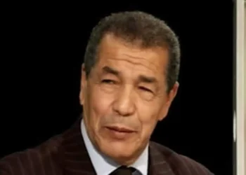 Ali Bencheikh tire à boulets rouges sur la JS Kabylie