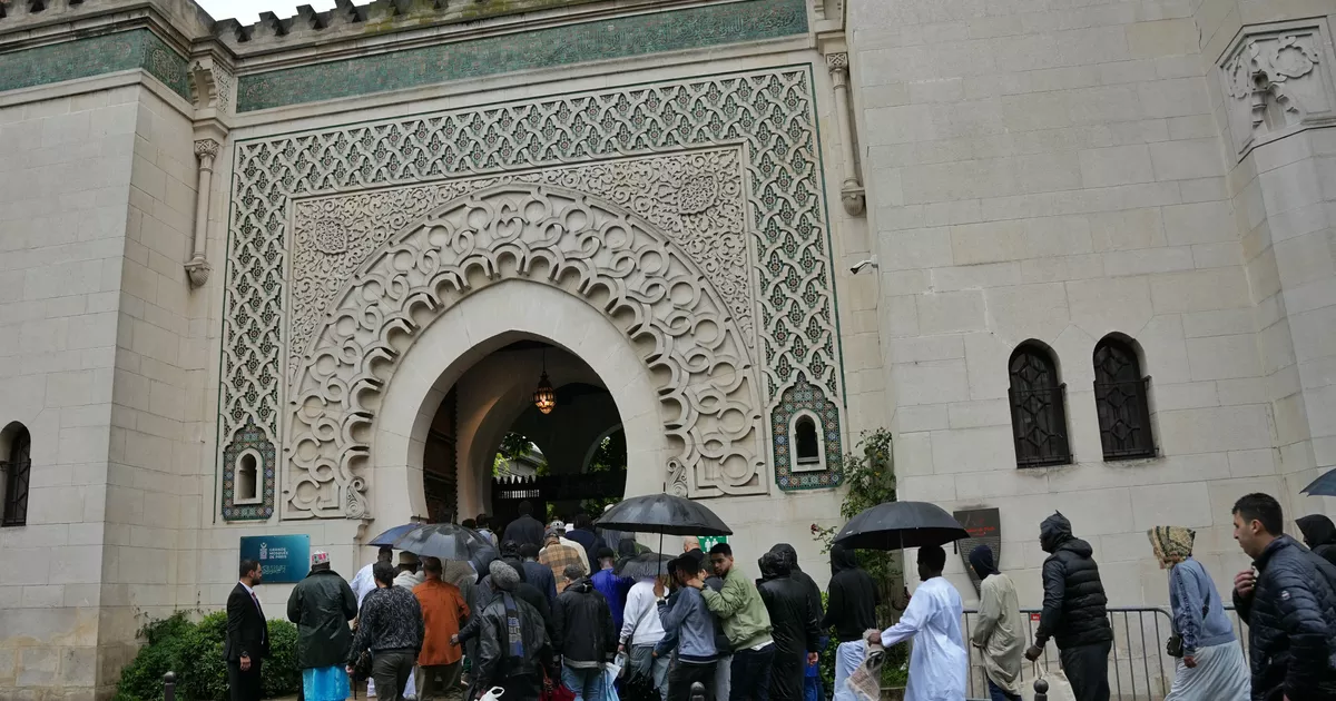 Algérie en deuil : la Grande mosquée de Paris annule le Mawlid La Grande Mosquée de Paris