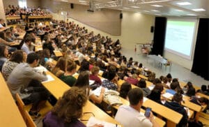 Enseignement supérieur au Québec : très mauvaise nouvelle pour les étudiants algériens 2 Enseignement supérieur au Québec : très mauvaise nouvelle pour les étudiants algériens