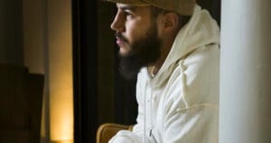 France : l'humouriste algérien Merwane Benlazar victime de racisme 2 France : l'humouriste algérien, Merwane Benlazar, victime de racisme