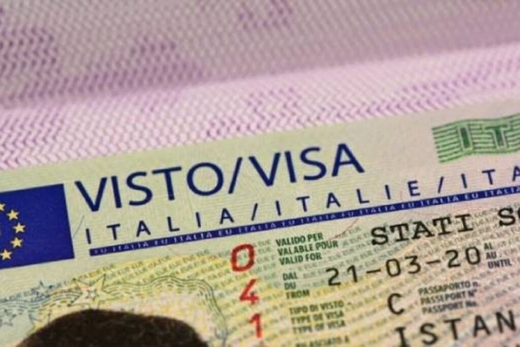 Visa étudiant pour l'Italie : un cauchemar administratif qui bloque des milliers d'étudiants !