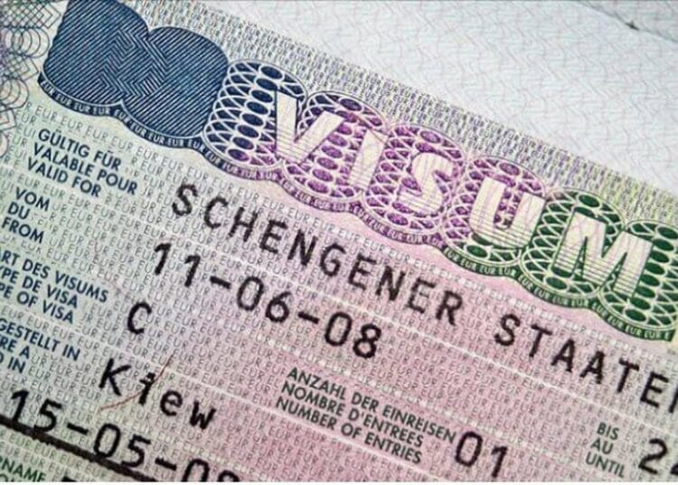  Visa Schengen : Ces 10 pays européens disent OUI pendant que d'autres vous ferment la porte !
