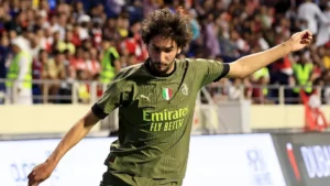 Yacine Adli le cauchemar continue avec les bleus 2 Yacine Adli,le cauchemar continue avec les bleus
