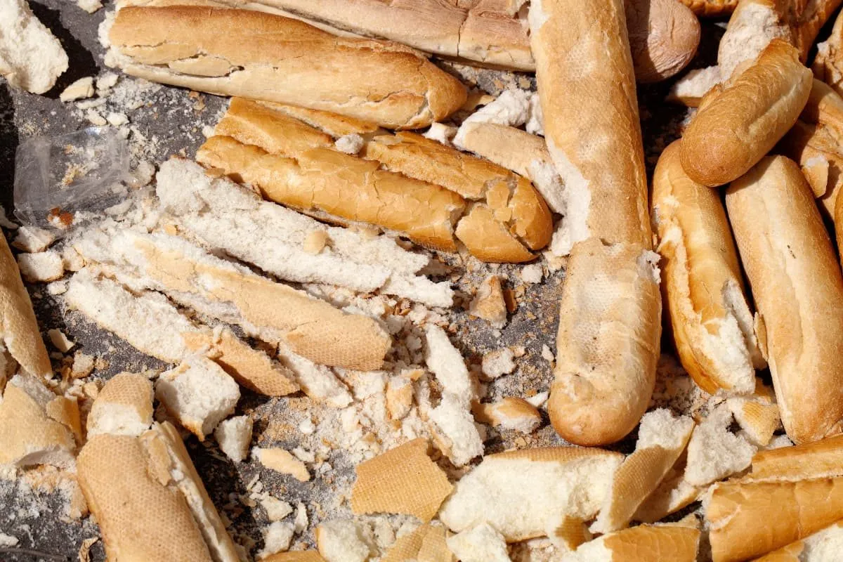 Gaspillage du pain en Algérie : une catastrophe alimentaire en plein Ramadan 2025 !