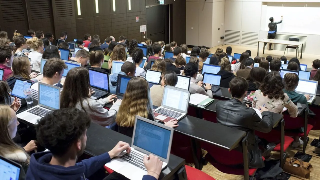 France : les étudiants algériens prennent d’assaut les universités
