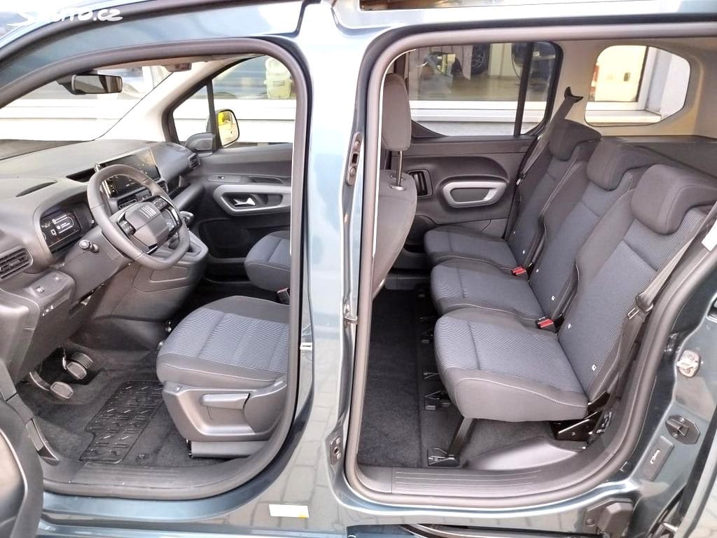 Une relance industrielle qui alimente les espoirs… et les débats Derrière cette annonce, une vision politique et économique assumée : faire de l’Algérie un acteur majeur de l’automobile dans la région. Le message est clair : finie la dépendance aux importations, place à la production locale, à l’innovation et à la souveraineté industrielle. Mais certains observateurs restent prudents : les promesses d’intégration locale seront-elles tenues ? Les fournisseurs nationaux pourront-ils suivre le rythme ? L’État accompagnera-t-il réellement cette relance ? Autant de questions qui alimentent les débats.