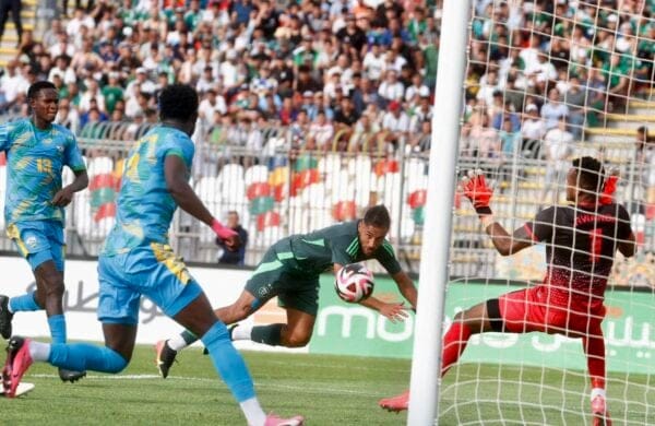 Algérie – Rwanda : une victoire 2-0 rassurante, mais la blessure d’Amoura laisse un goût amer