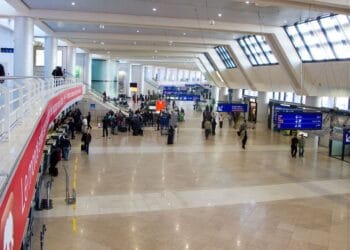 Chaos à l’aéroport d’Alger : un étudiant saccage du matériel d’Air Algérie