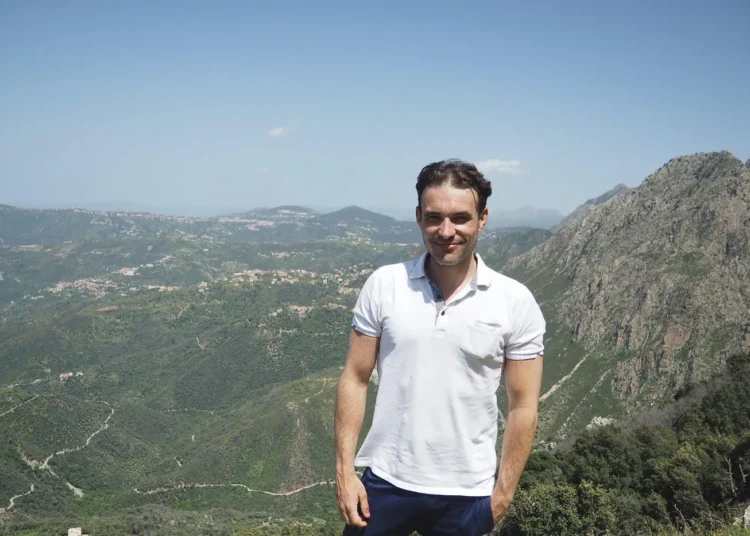 Condamné à 7 ans en Algérie : l’appel bouleversant de la mère du journaliste Christophe Gleizes