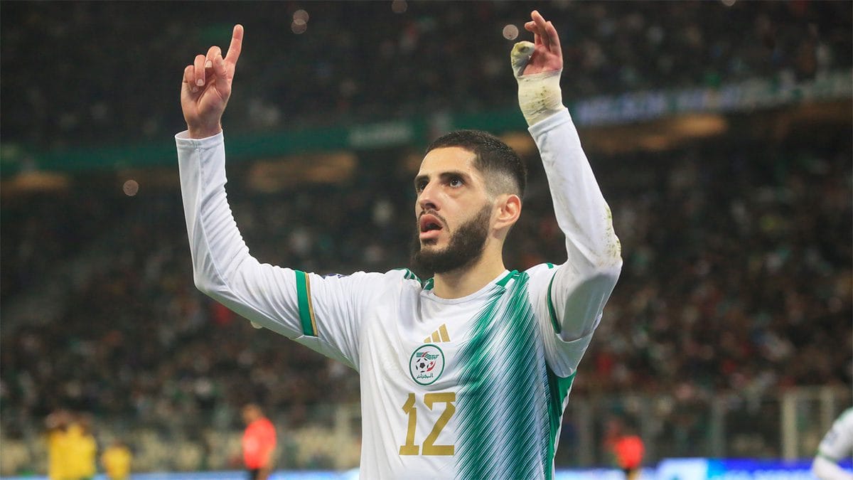 Transfert officiel : Yassine Benzia rejoint le club saoudien Al-Hazm Transfert officiel : Yassine Benzia rejoint le club saoudien Al-Hazm