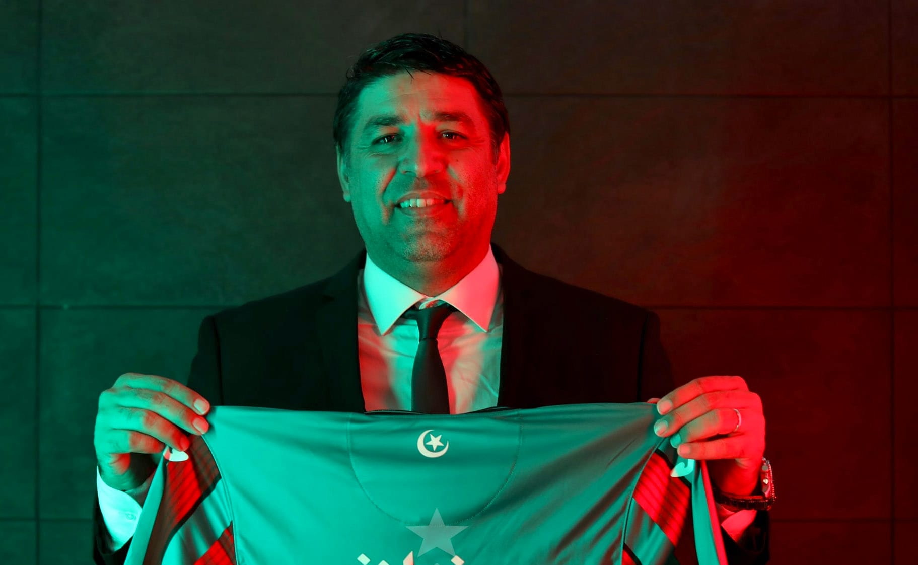 Mekhazni Séisme au MC Alger : Mekhazni évincé, Bouras sur le départ, PEAK entre en jeu !