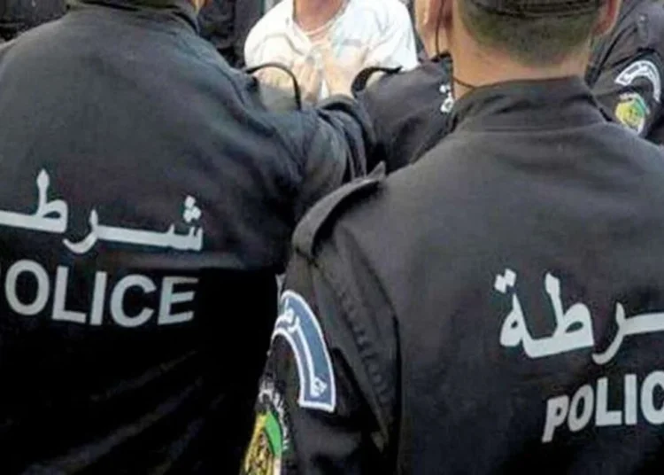 Saisie record de faux billets : plus de 100 millions de dinars algériens contrefaits interceptés par la police