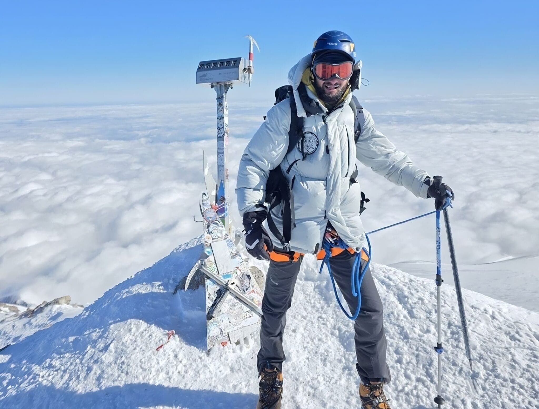 Sofiane Lesage, premier Algérien à conquérir en solo le Mont Elbrouz, le toit de l’Europe Sofiane Lesage, premier Algérien à conquérir en solo le Mont Elbrouz, le toit de l’Europe