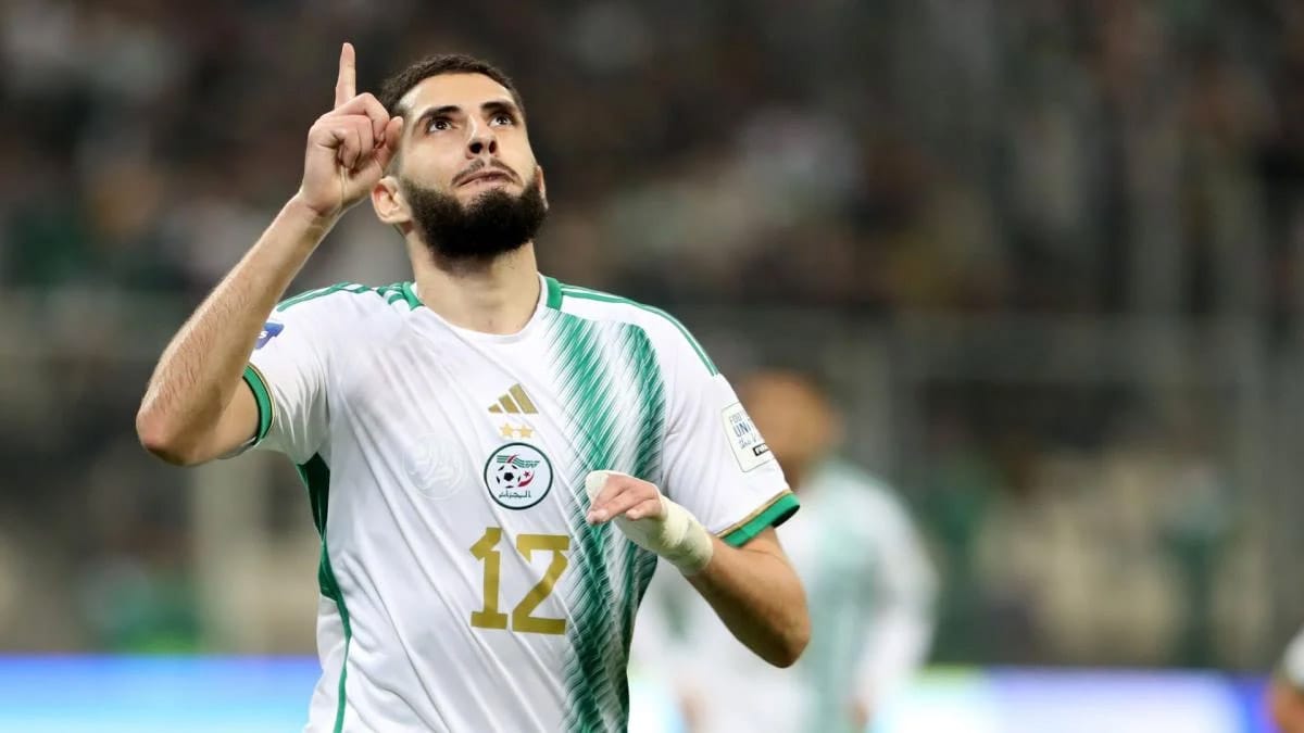 Transfert officiel : Yassine Benzia rejoint le club saoudien Al-Hazm