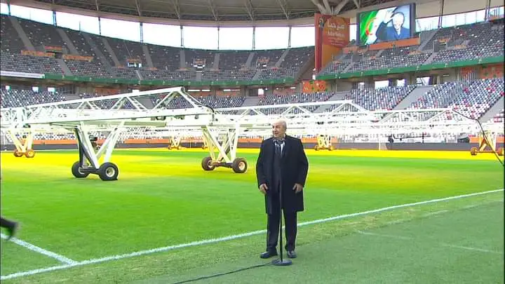 Tebboune annonce un nouveau stade de classe mondiale en Algérie : une révolution sportive en marche