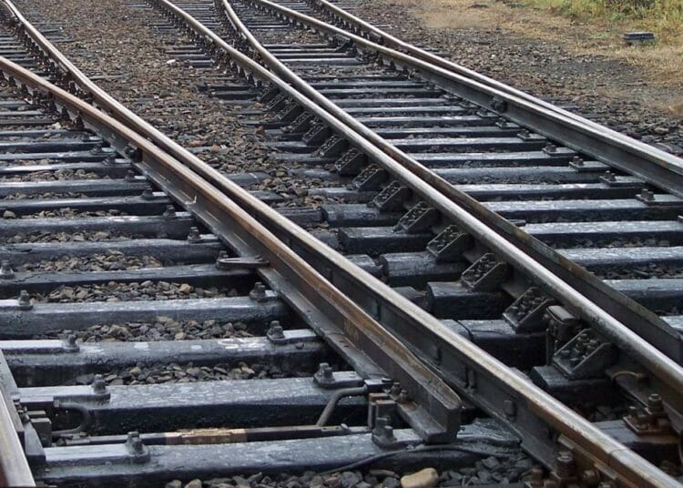 La seconde étape de la gigantesque ligne ferroviaire a vu l'achèvement du tronçon reliant Tindouf au gisement de minerai de fer de Gara Djebilet.