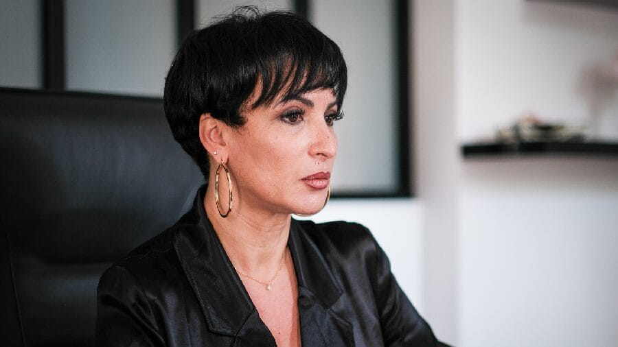 Plainte contre Retailleau : les raisons choc d’une avocate franco-algérienne qui secouent la France Khadija Aoudia