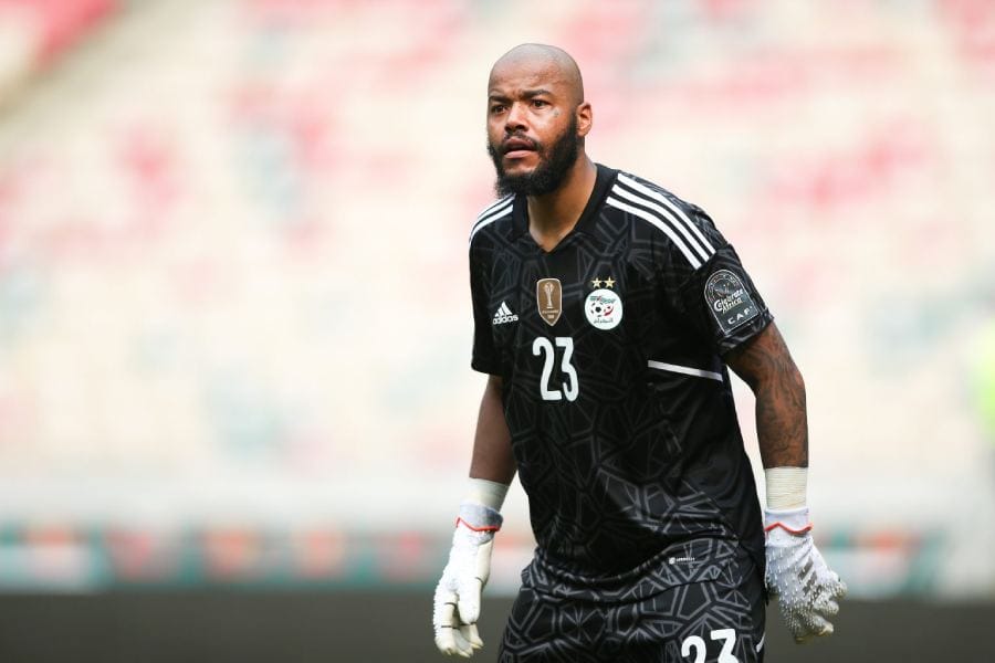 Coup de génie ! La parade exceptionnelle de Raïs Mbolhi face à Akbou Coup de génie : la parade exceptionnelle de Raïs Mbolhi face à Akbou