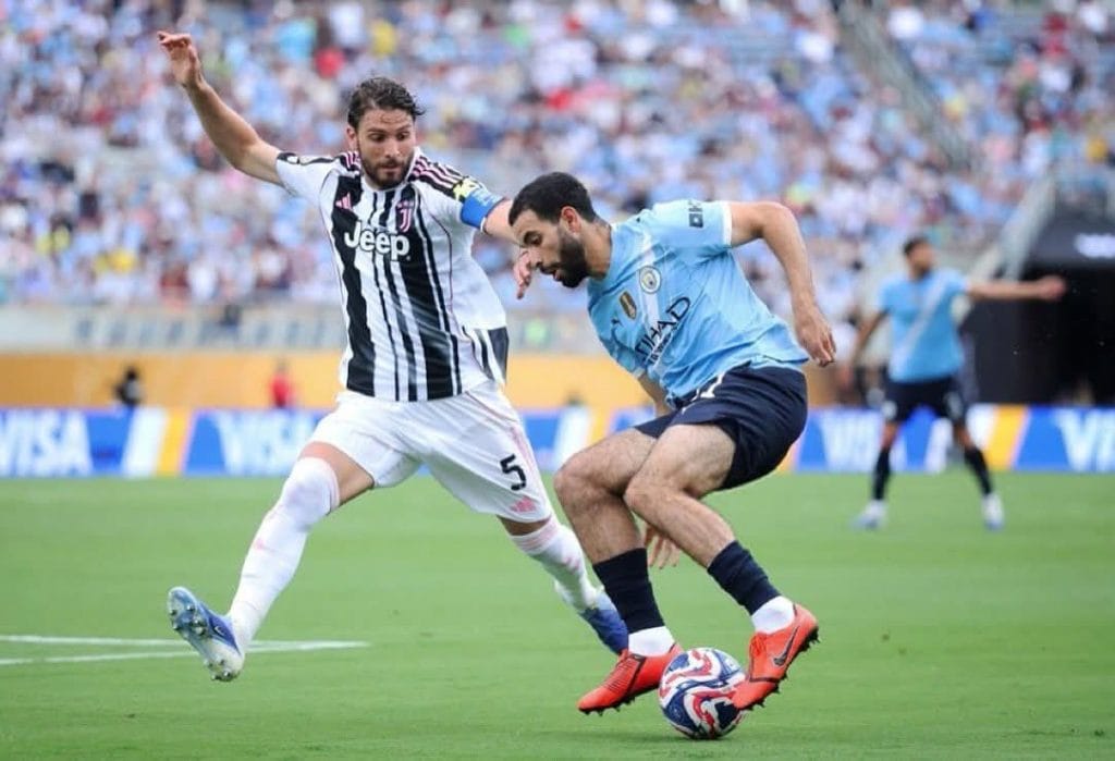 Rayan Aït-Nouri brille à Manchester City, conquête de Guardiola !