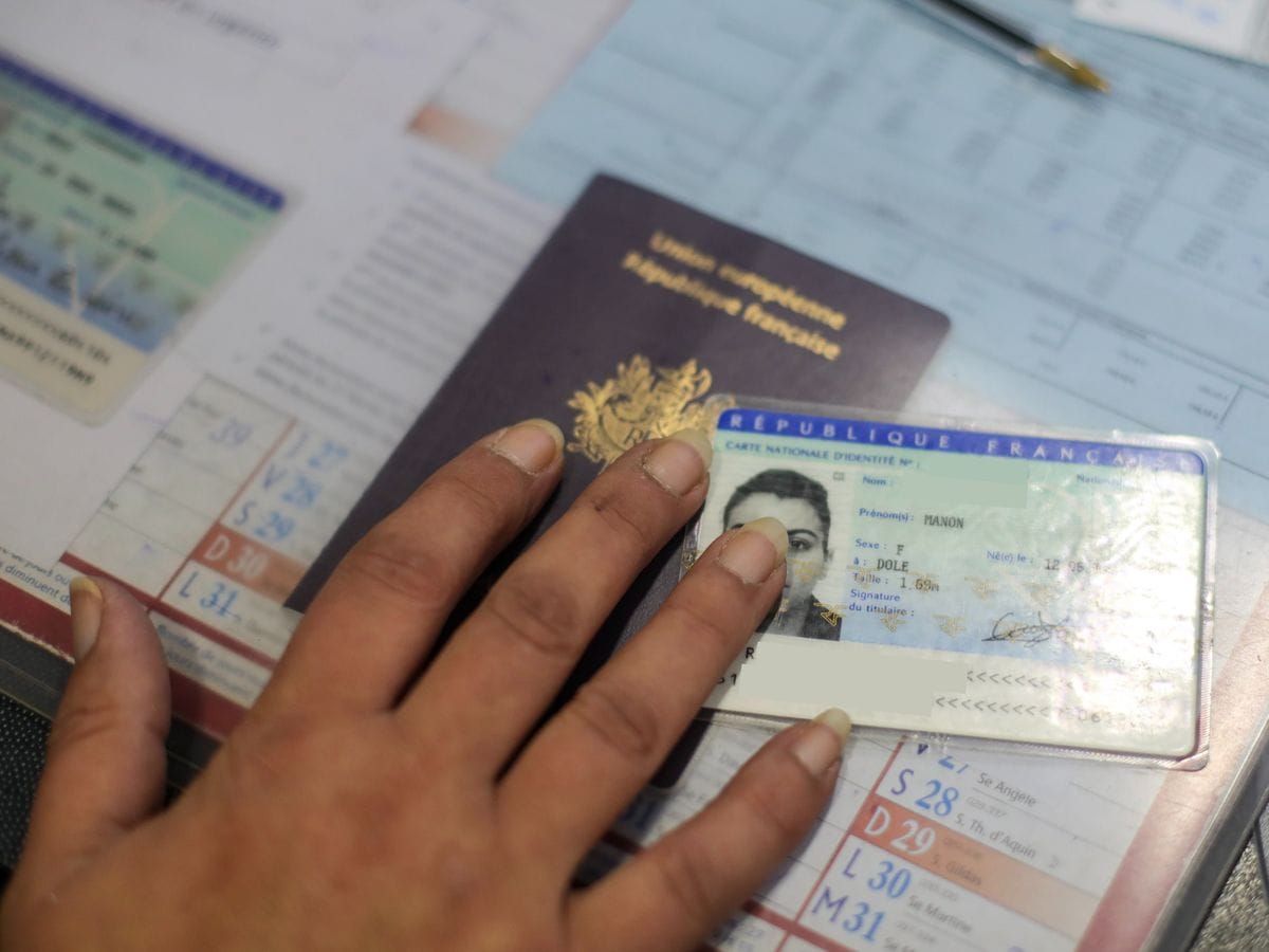 Révélation à Alicante : un réseau de faux passeports démantelé