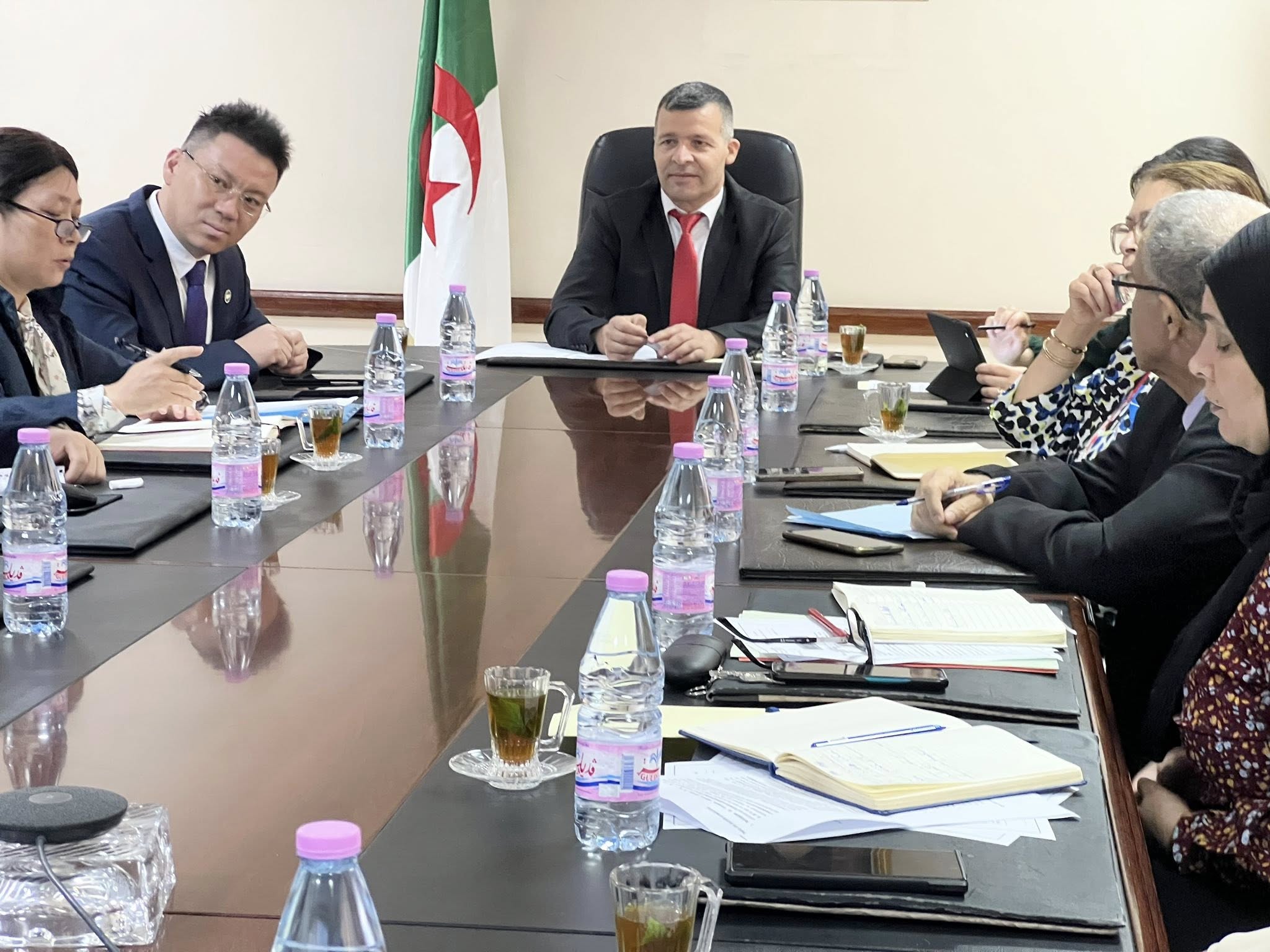 Algérie : Poutine la qualifie d’alliée parmi les plus proches Algérie : investissement chinois dans le phosphate de 1,6 milliard de dollars