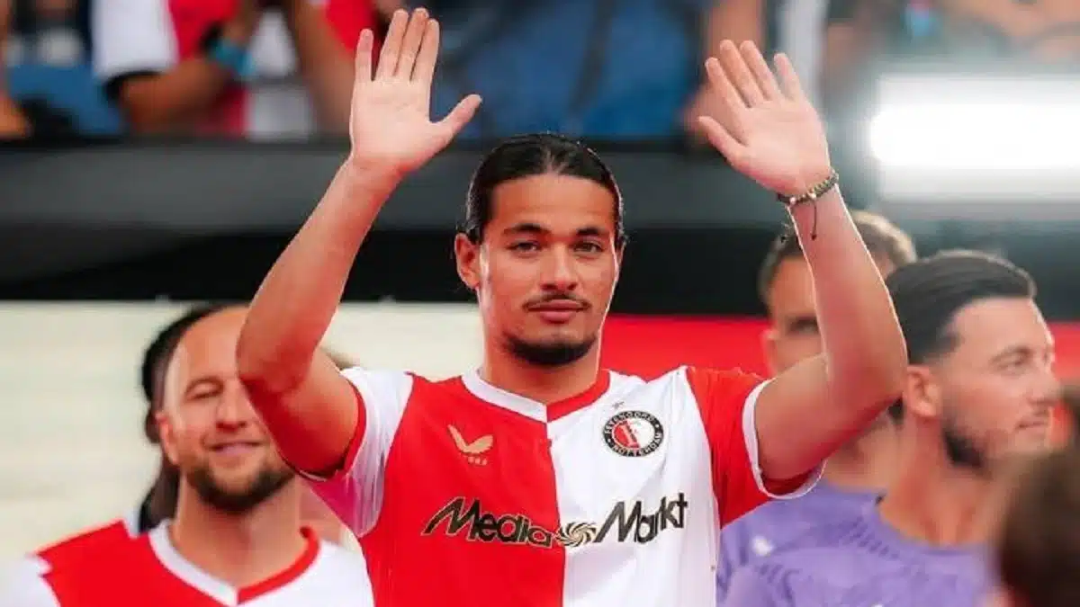 Anis Hadj Moussa enflamme Feyenoord : pourquoi l’Algérie l’ignore ? Anis Hadj Moussa enflamme Feyenoord : pourquoi l’Algérie l’ignore ?