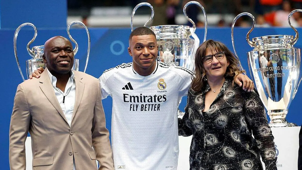 Fayza Lamari révèle la vie hors normes de Kylian Mbappé Fayza Lamari révèle la vie hors normes de Kylian Mbappé