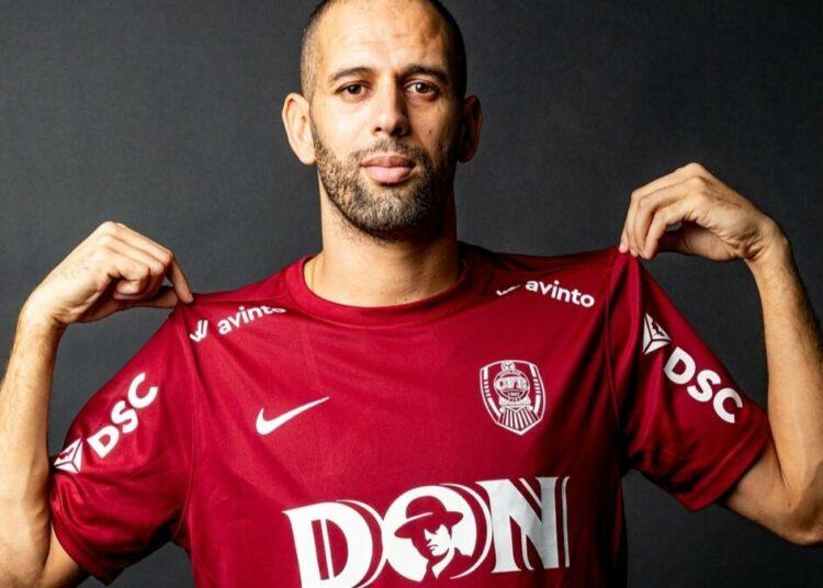 Islam Slimani rejoint un 15e club : sa nouvelle destination surprend Islam Slimani rejoint un 15e club : sa nouvelle destination surprend
