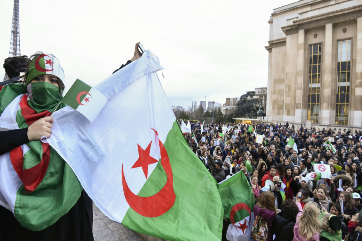 Un fan lyonnais agressé à cause d’un drapeau algérien