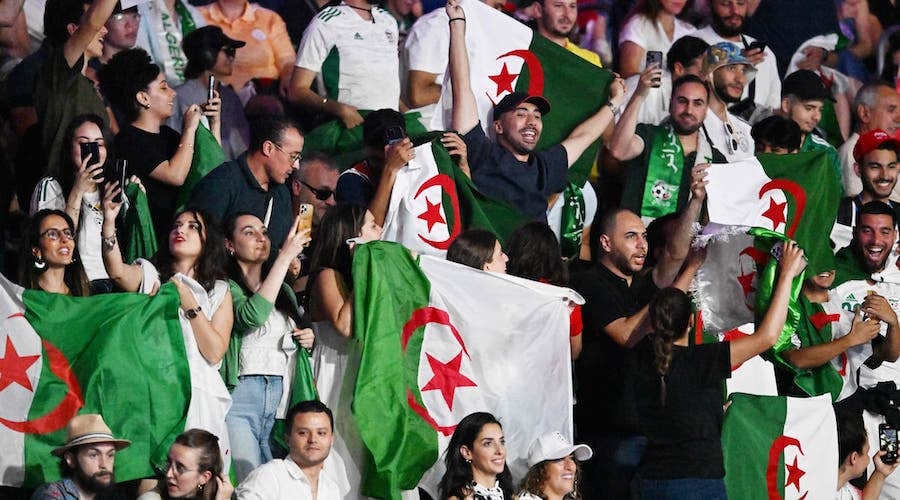 Un fan lyonnais agressé à cause d’un drapeau algérien Un fan lyonnais agressé à cause d’un drapeau algérien