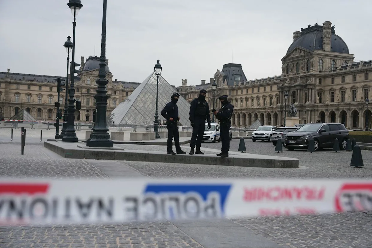 Arrestation à Roissy après le casse du siècle au Louvre