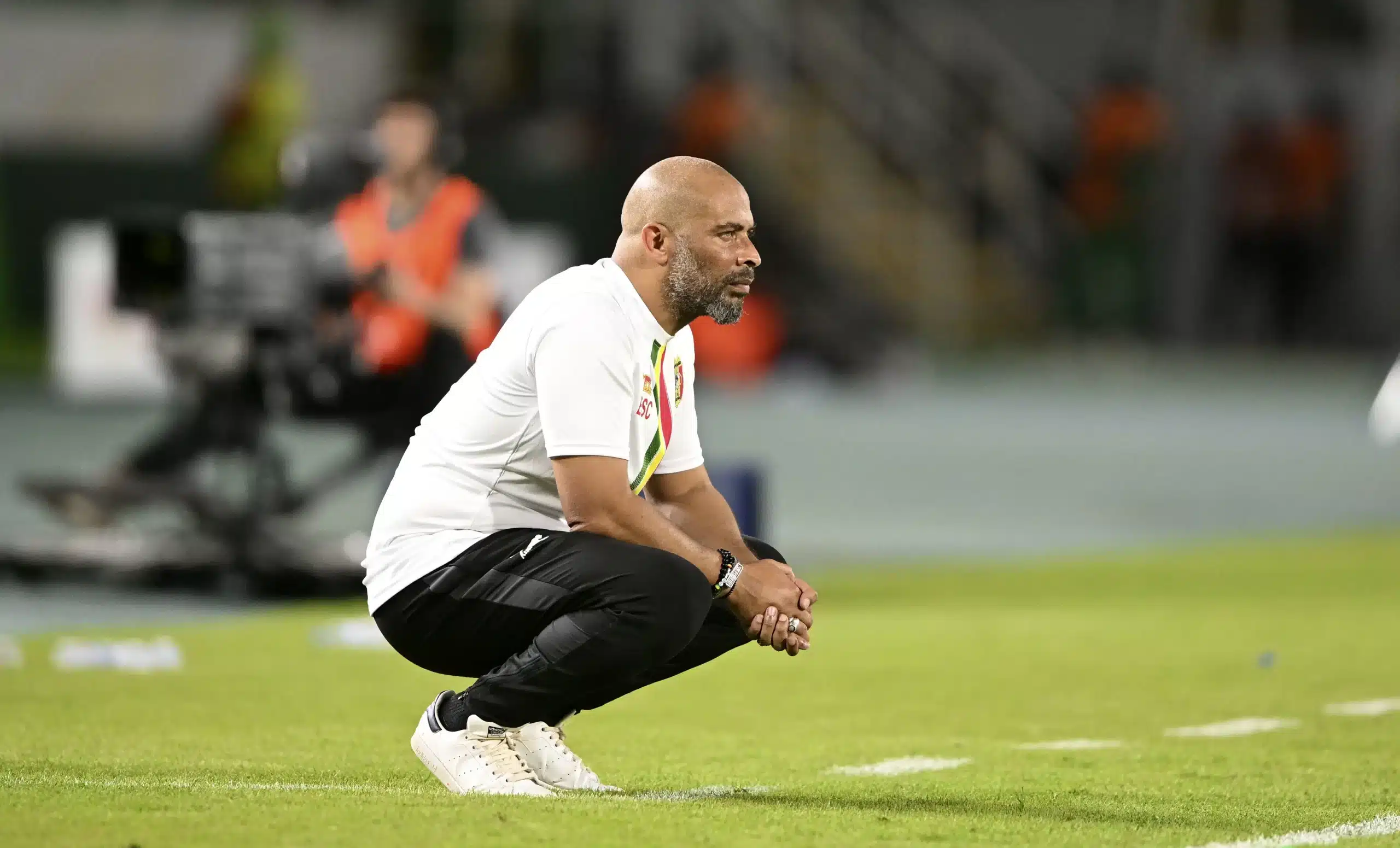 Cet ex-coach en Algérie signe un exploit incroyable Éric Sékou Chelle : Du MC Oran à la Tête du Nigéria