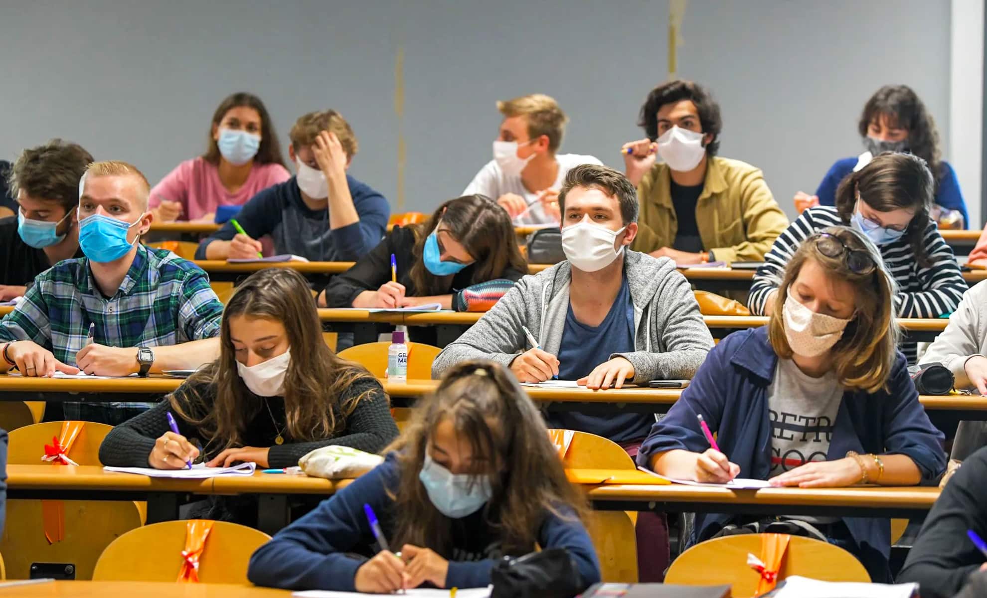 Étudiants algériens en France : mythe ou réalité ? Pourquoi les bacheliers algériens manquent-ils 30 mois de cours ?