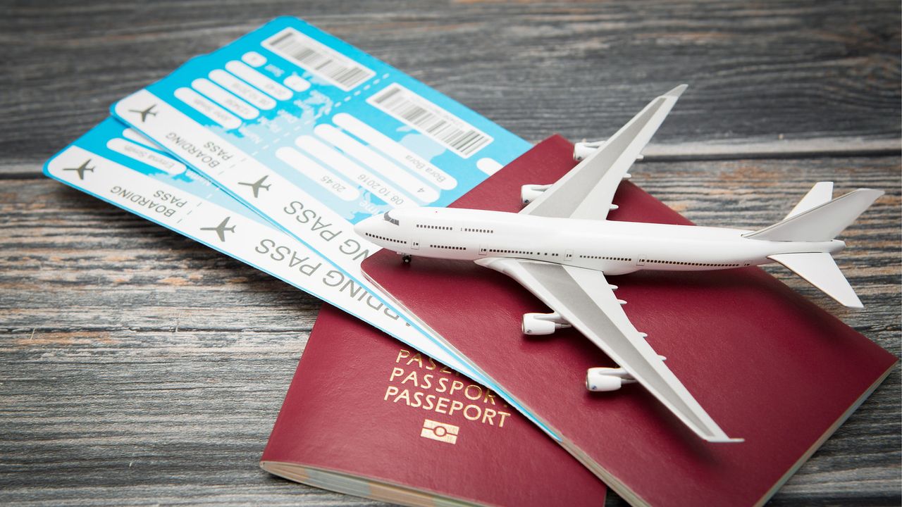 Billets d’avion plus chers en France : faut-il revoir vos voyages ? Billets d’avion plus chers en France : faut-il revoir vos voyages ?