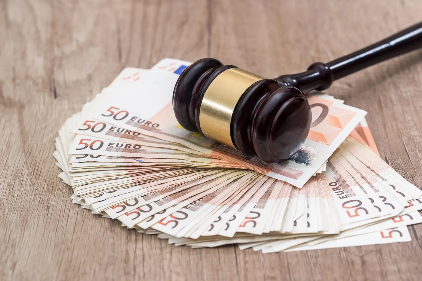 Amende jusqu’à 10 000€ : ce qui attend les Algériens Amende