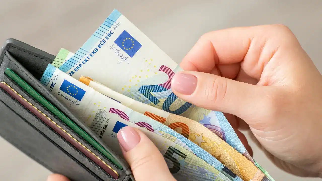 Prime d'activité en France : quel avenir pour les Algériens ? Prime d'activité en France : quel avenir pour les Algériens ?