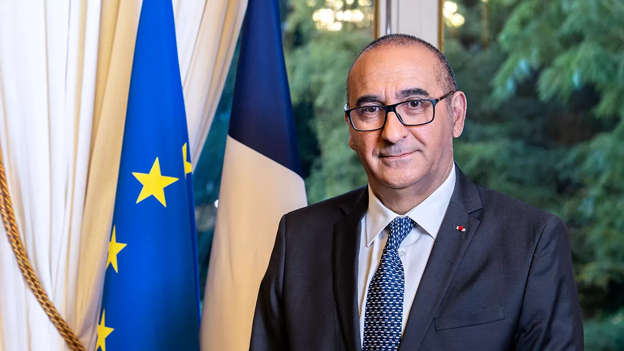 Laurent Nuñez en Algérie : une méthode brutale critiquée Laurent Nuñez exige un contrôle renforcé des titres de séjour