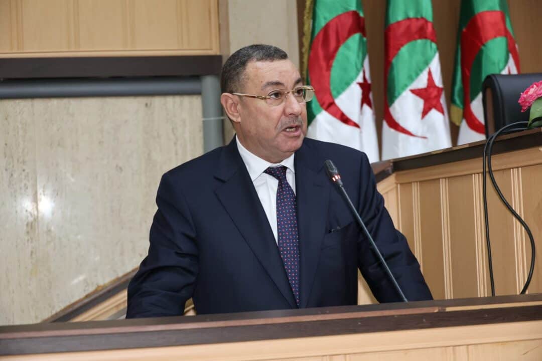 Le PDG d'Air Algérie s'exprime lors d'une réunion officielle.