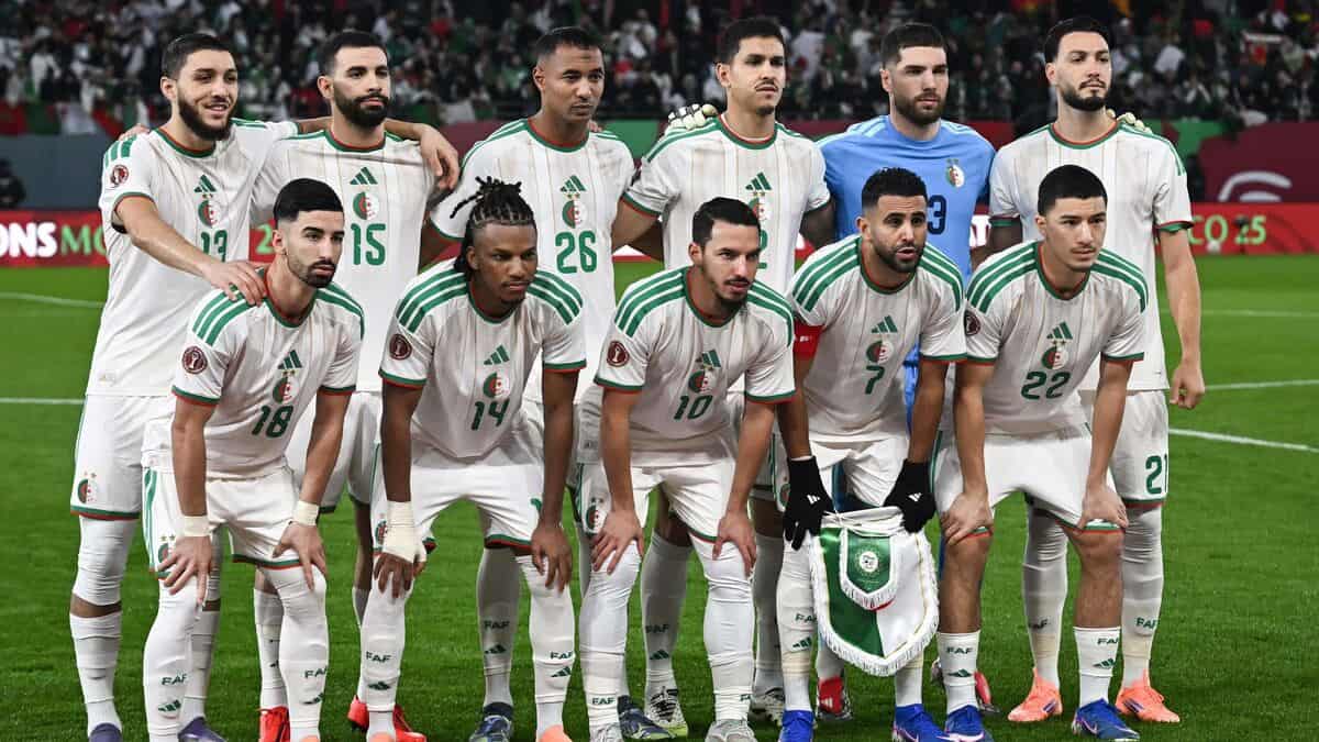 Algérie CAN 2025 : voici son adversaire en 8e de finale Les joueurs de l'équipe d'Algérie lors d'un match de la CAN 2025.
