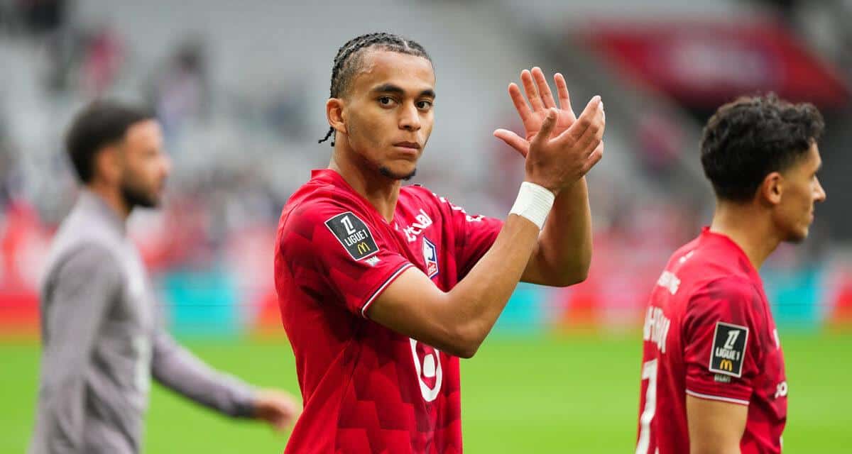 Ethan Mbappé vers l’Algérie ? La France s’inquiète Ethan Mbappé en tenue de football sur le terrain.