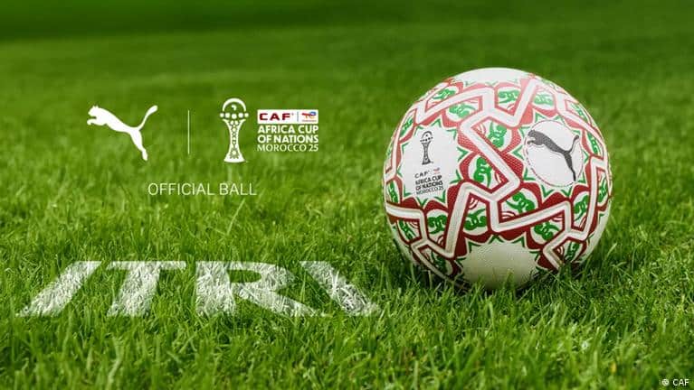 Vol de ballons à la CAN 2025 : que s’est-il vraiment passé ? Ballon de football de la CAN 2025 avec motifs colorés.