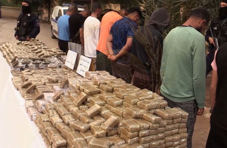Choc en Algérie : 35 tonnes de drogue saisies en 2025 Gros lot de drogues saisi par les autorités algériennes en 2025.
