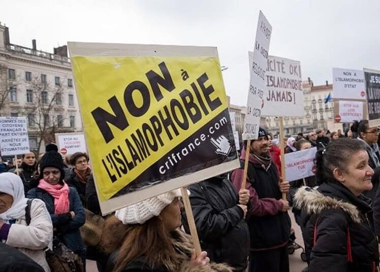 Insultes islamophobes sur du jambon dans une caserne Insultes islamophobes sur du jambon dans une caserne