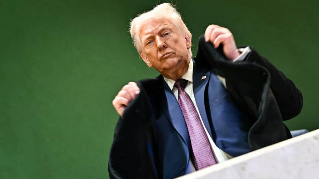 Pétrole : les prix flambent avec la crise USA-Iran Le président américain Donald Trump a récemment déclaré que des navires militaires américains étaient en route vers le Golfe