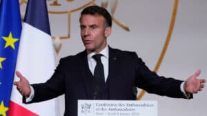 Algérie-France : pourquoi Macron veut tourner la page des tensions ? Politique de Macron envers l’Algérie : un historien français dresse un constat sévère