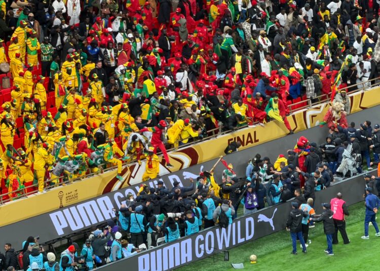 Scandale Sénégal-Maroc : la vidéo choc des tribunes Scandale Sénégal-Maroc : la vidéo choc des tribunes