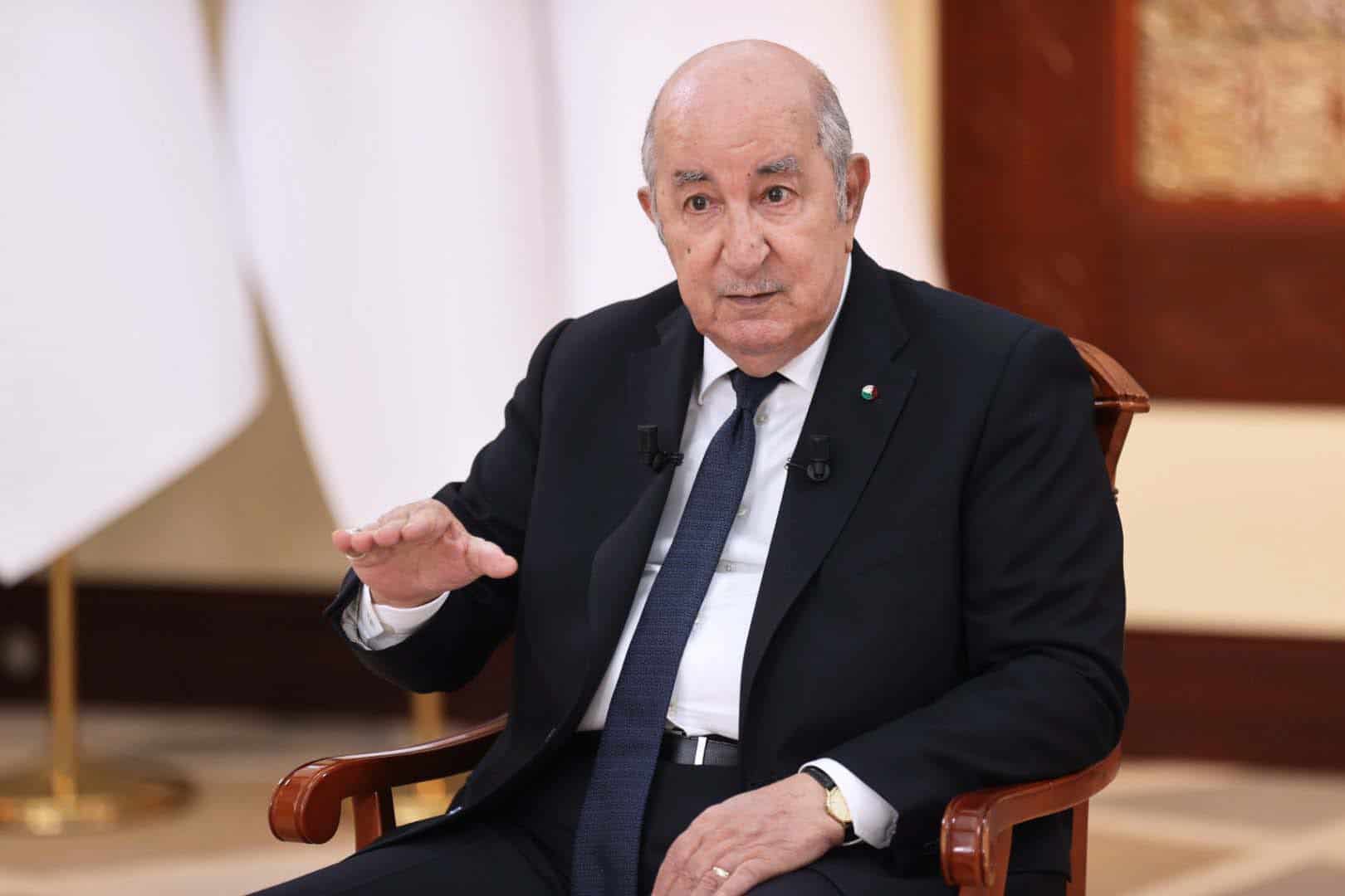 Algérie : Tebboune tacle ceux qui défendent la colonisation Tebboune lors d'une interview, discutant de la modernisation de l'agriculture.