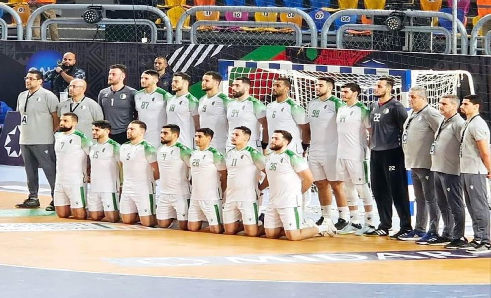 L'équipe d'Algérie de football lors d'un match international.