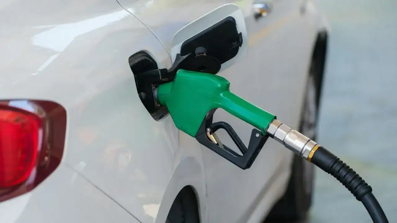 Carburants en Algérie : les nouveaux tarifs dévoilés Carburants en Algérie : les nouveaux tarifs dévoilés