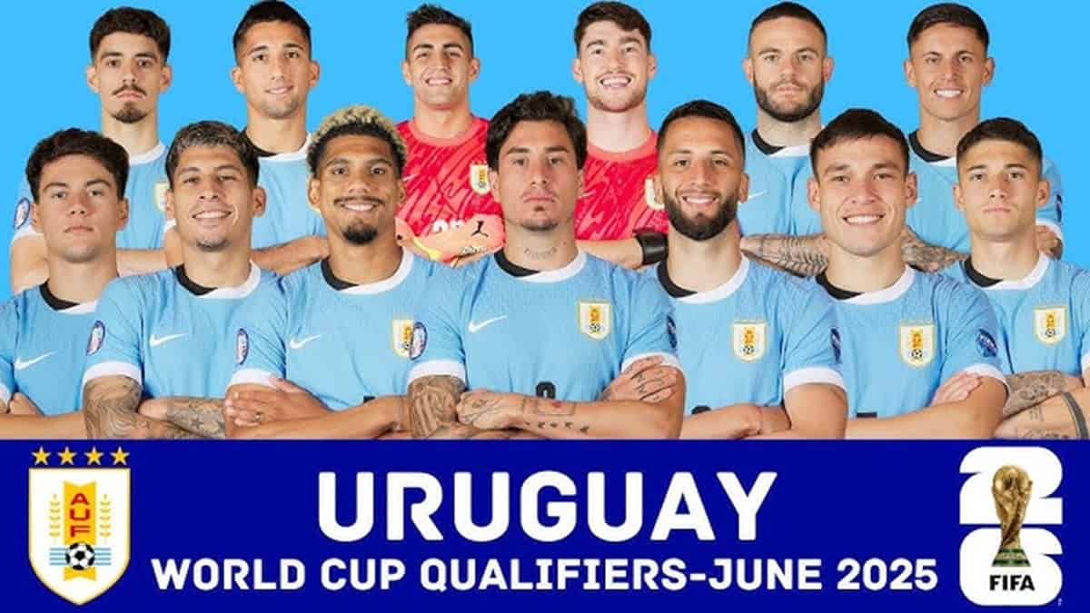 Algérie : deux chocs amicaux avant la Coupe du monde 2026 Groupe de joueurs de l'équipe d'Uruguay en maillots bleus.
